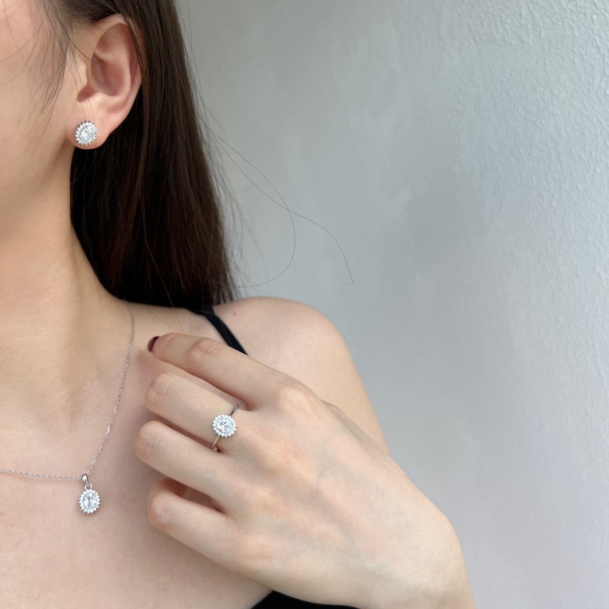 [Kismet Jewels ]Delicate Radiant Oval Cut Daily Earrings