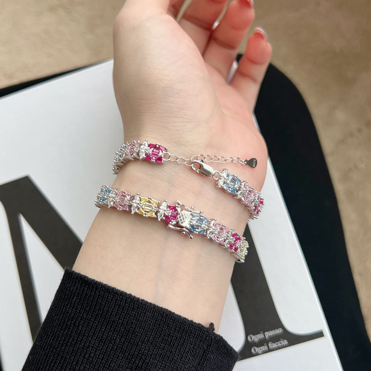 [Kismet Jewels ]Delicate Colorful Multi Cut Party Bracelet