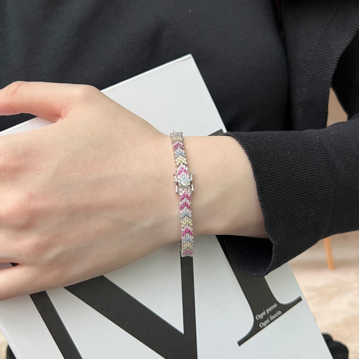 [Kismet Jewels ]Ornate Sparkling Round Cut Party Bracelet