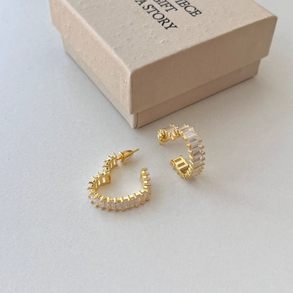 [Kismet Jewels ]Radiant Heart Cutout Earrings
