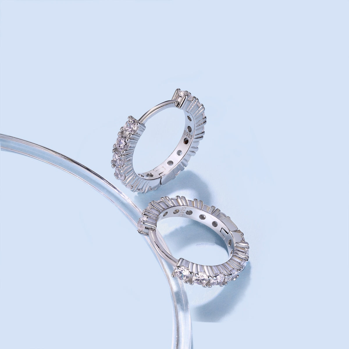 [Kismet Jewels ]Radiant Colorful Round Cut Earrings
