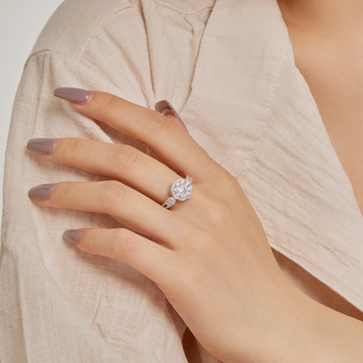 [Kismet Jewels ]Delicate Colorful Round Cut Flower Shape Wedding Ring