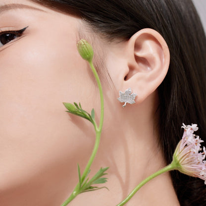 [Kismet Jewels ]Exquisite Maple Leaf Design Earrings