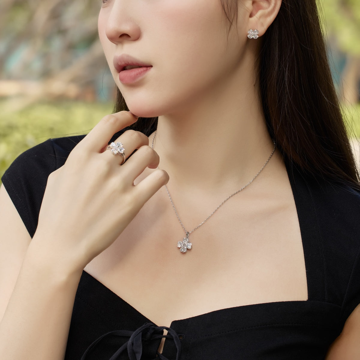 [Kismet Jewels ]Four-Leaf Clover Ball Earrings