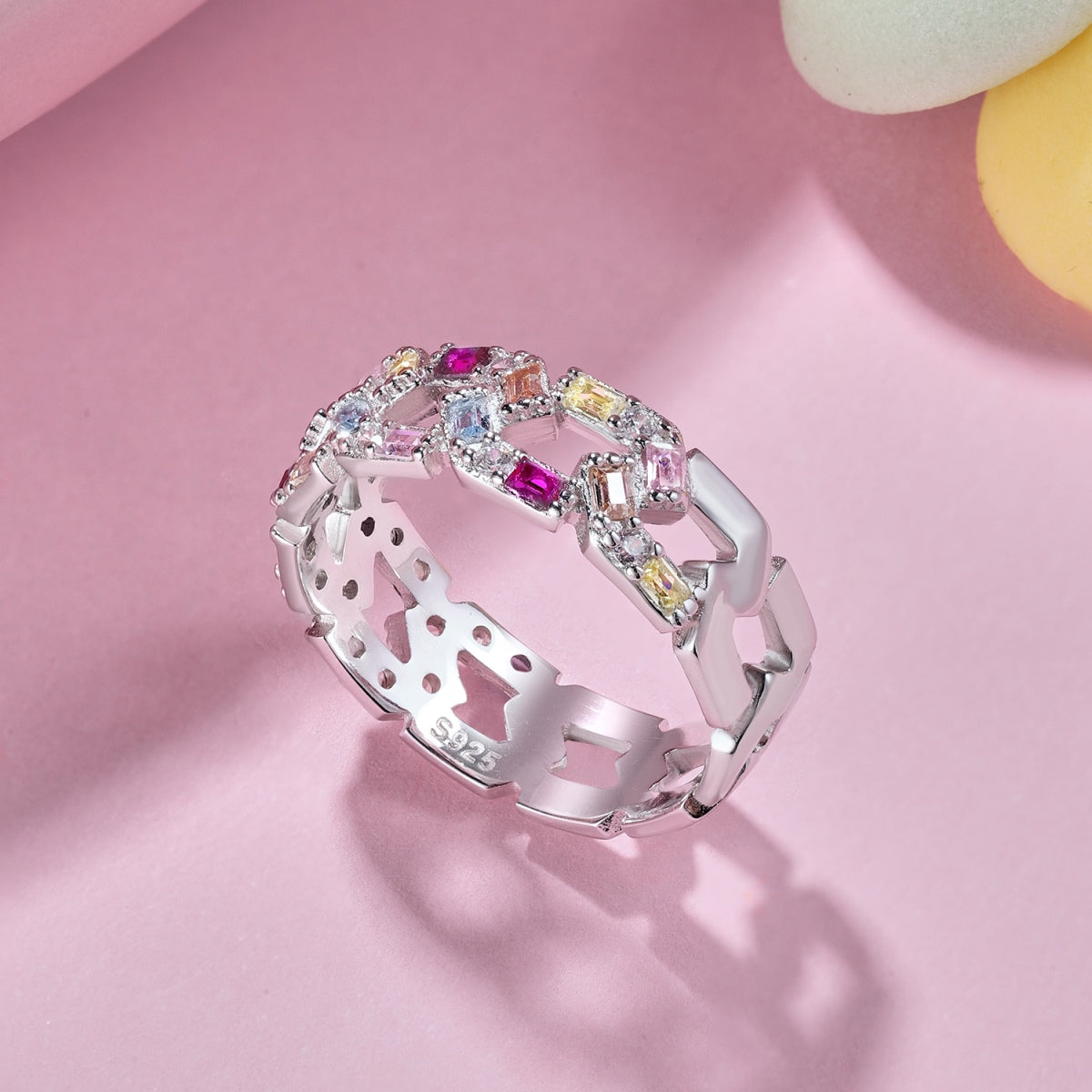 [Kismet Jewels ]Sparkling Vibrant Emerald Cut Daily Ring