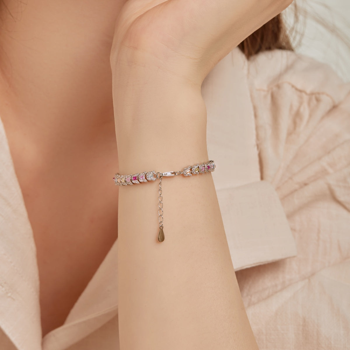 [Kismet Jewels ]Delicate Colorful Multi Cut Daily Bracelet