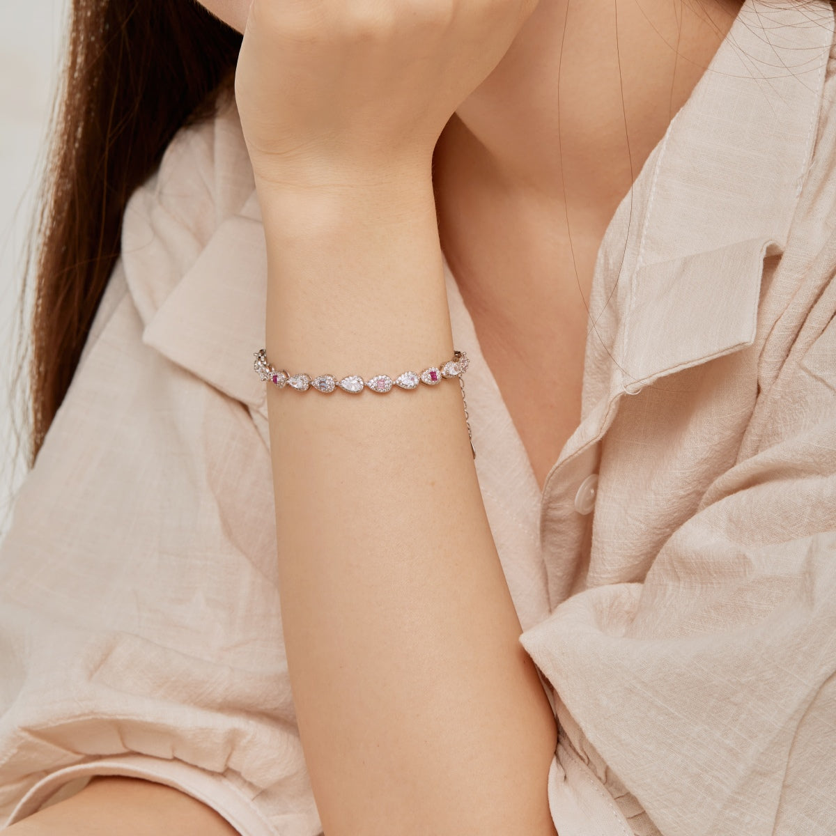 [Kismet Jewels ]0.25 Carat Radiant Water Drop Shape Daily Bracelet
