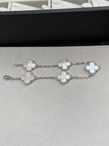 [Kismet Jewels ]CLOVER SILVER MOP 5 MOTIF BRACELET