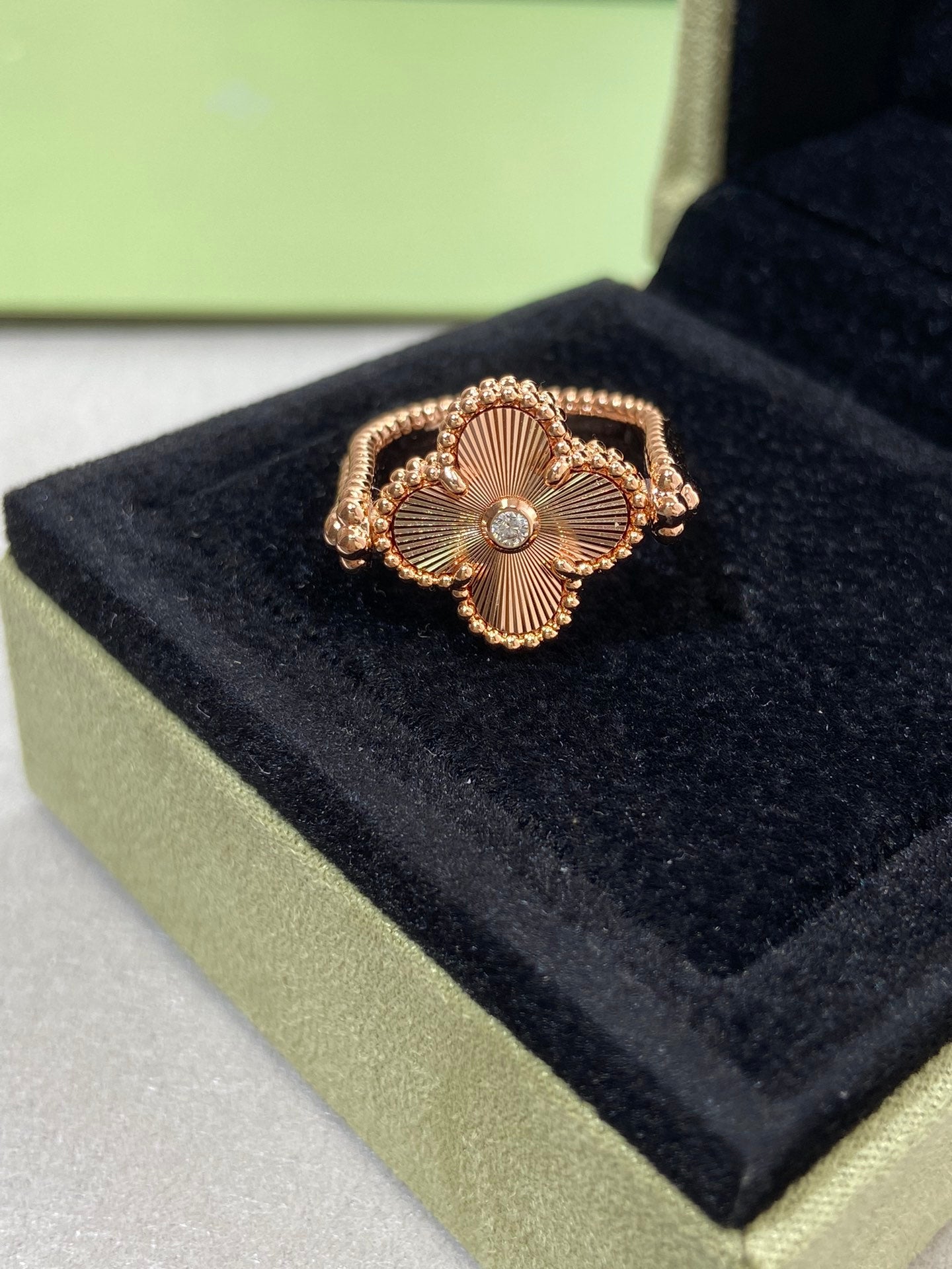 [Kismet Jewels ]CLOVER RIVERSIBLE PINK GOLD RING