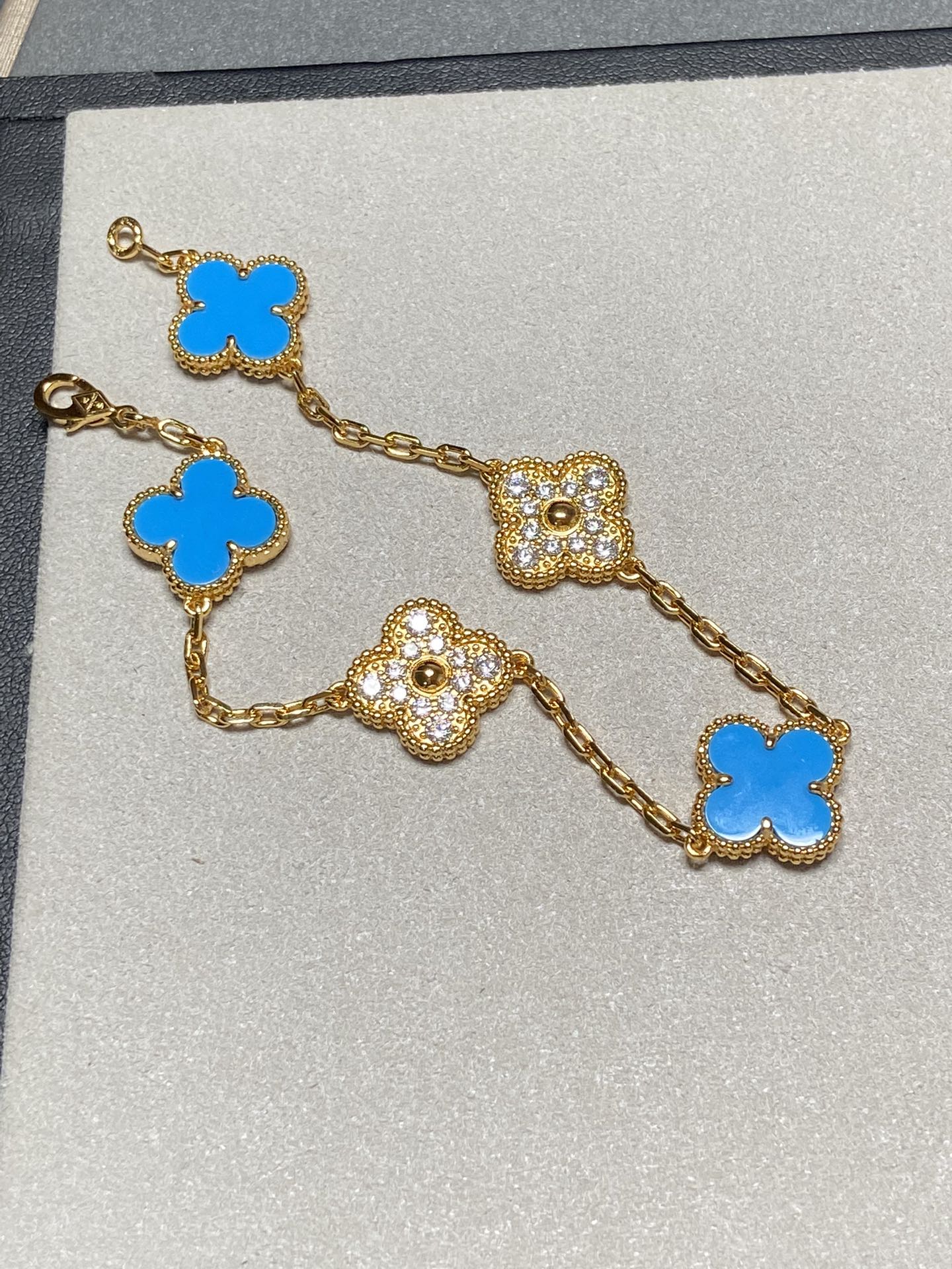 [Kismet Jewels ]CLOVER 5 MOTIF BLUE CHALCEDONY DIAMOND GOLD BRACELET