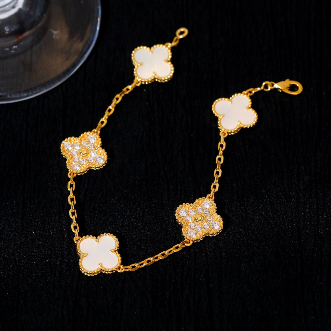 [Kismet Jewels ]CLOVER BRACELET 5 MOTIF WHITE MOP DIAMOND