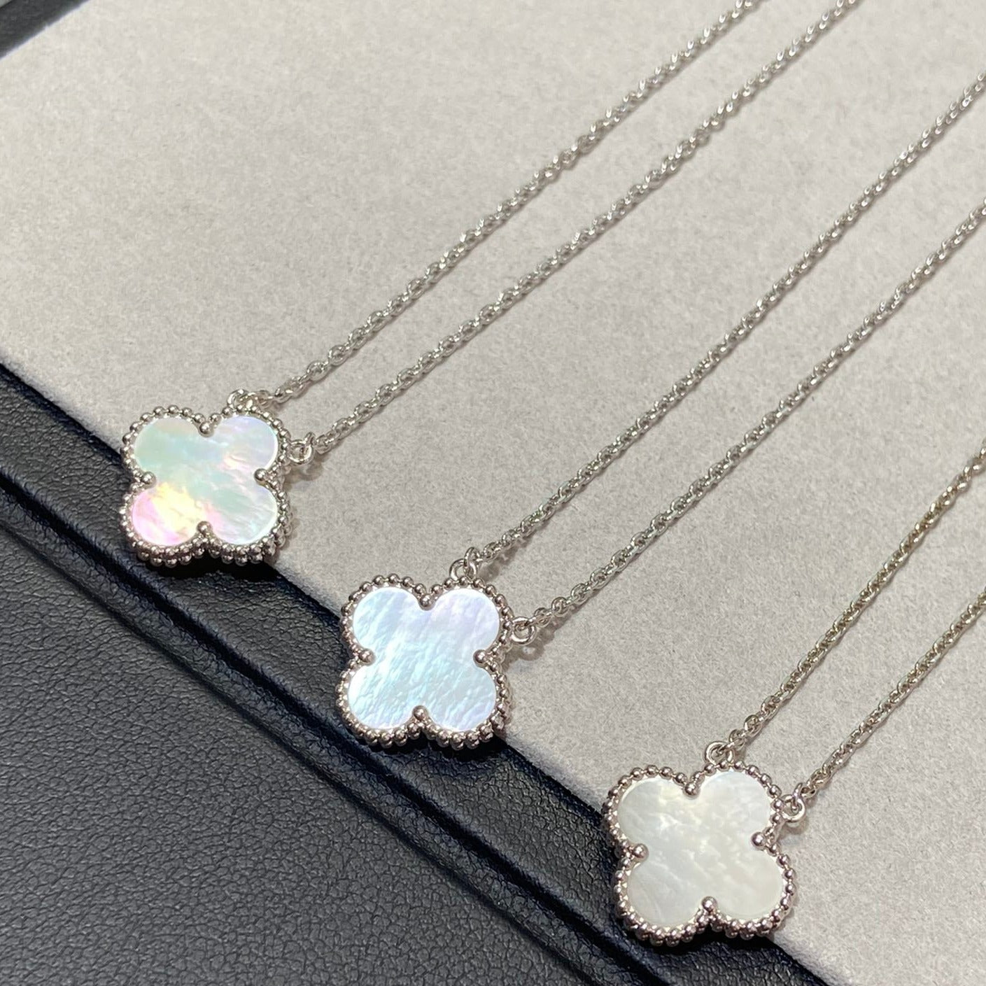 [Kismet Jewels ]CLOVER MEDIUM SILVER WHITE MOP NECKLACE