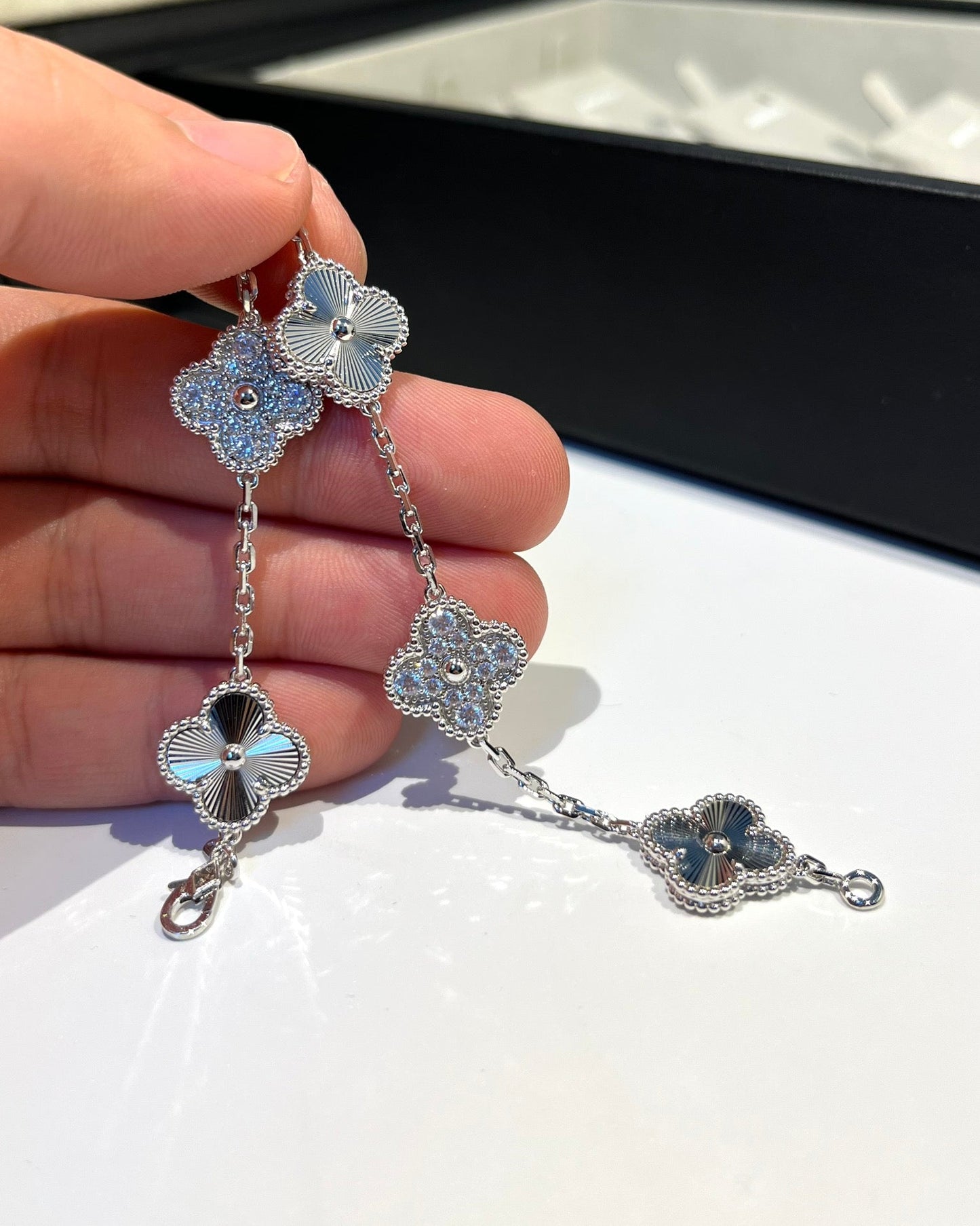 [Kismet Jewels ]CLOVER 5 MOTIF SILVER DIAMOND BRACELET