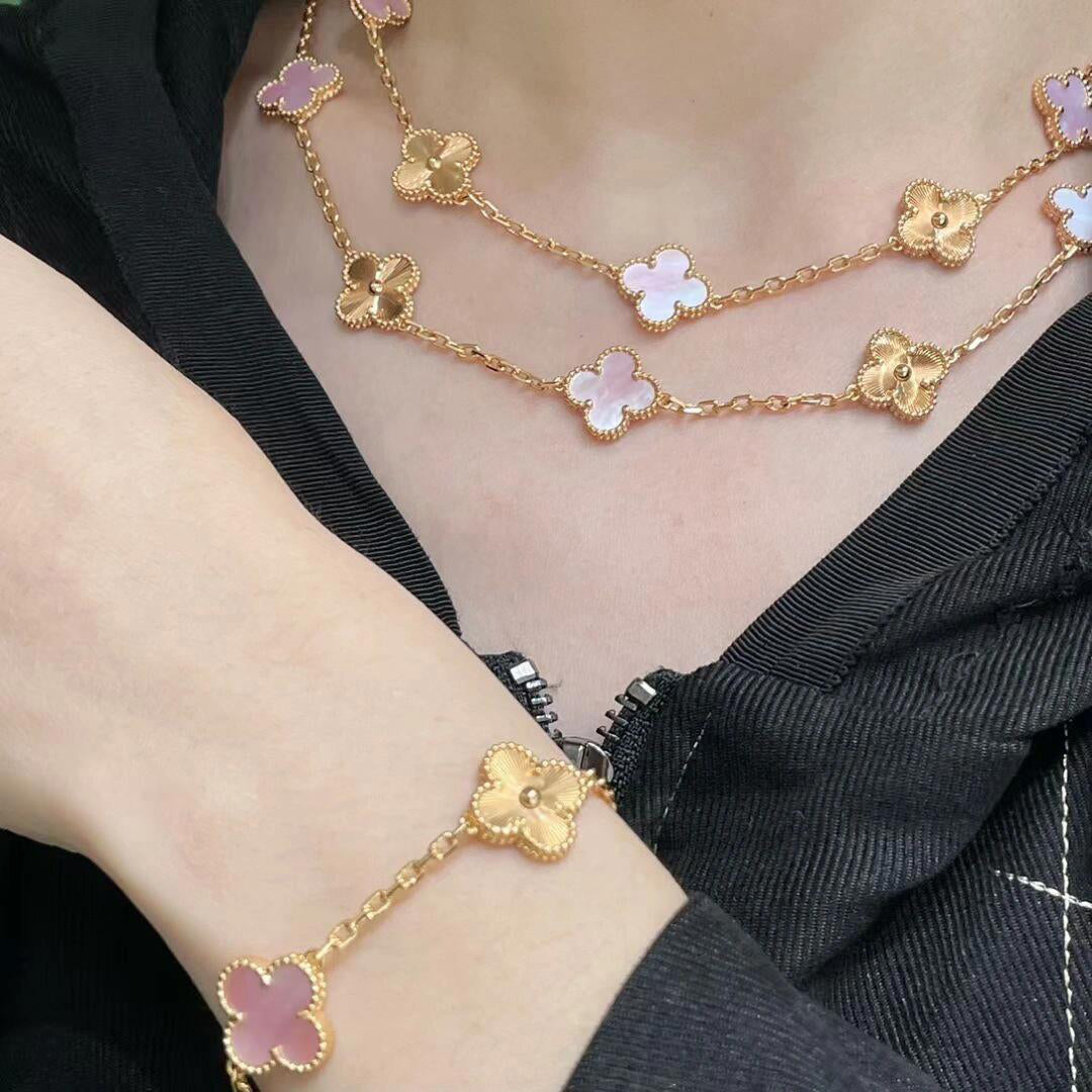 [Kismet Jewels ]CLOVER 20 MOTIFS LASER PINK MOP NECKLACE