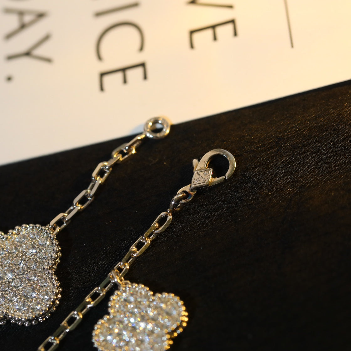 [Kismet Jewels ]CLOVER BRACELET 5 MOTIF SILVER DIAMOND PAVED