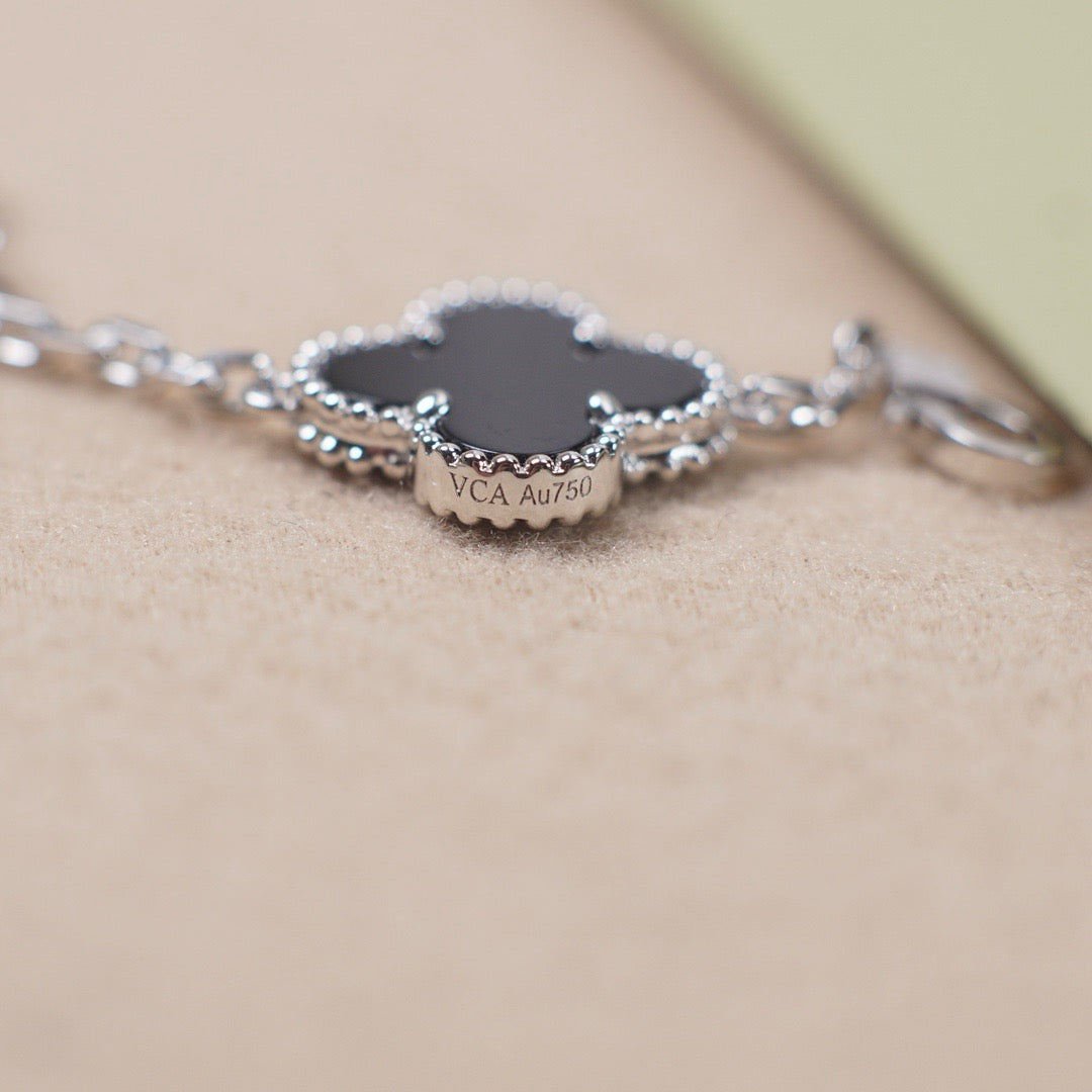 [Kismet Jewels ]CLOVER 5 MOTIF ONYXS  BRACELET SILVER