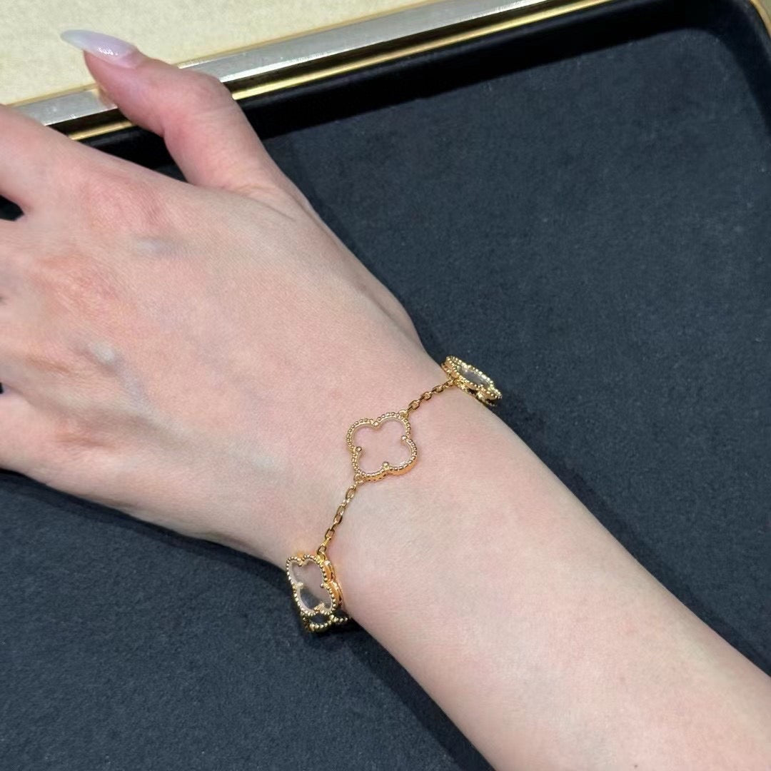 [Kismet Jewels ]CLOVER 5 MOTIF ROCK CRYSTAL PINK GOLD BRACELET