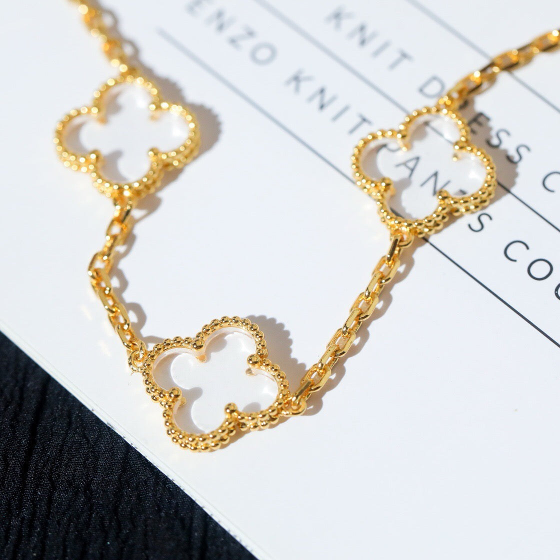[Kismet Jewels ]CLOVER 5 MOTIF ROCK CRYSTAL PINK GOLD BRACELET