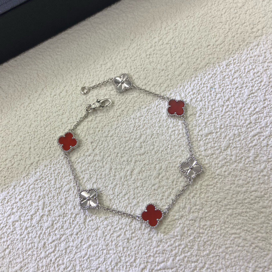[Kismet Jewels ]CLOVER 6 MOTIF RED AGATE LASER BRACELET