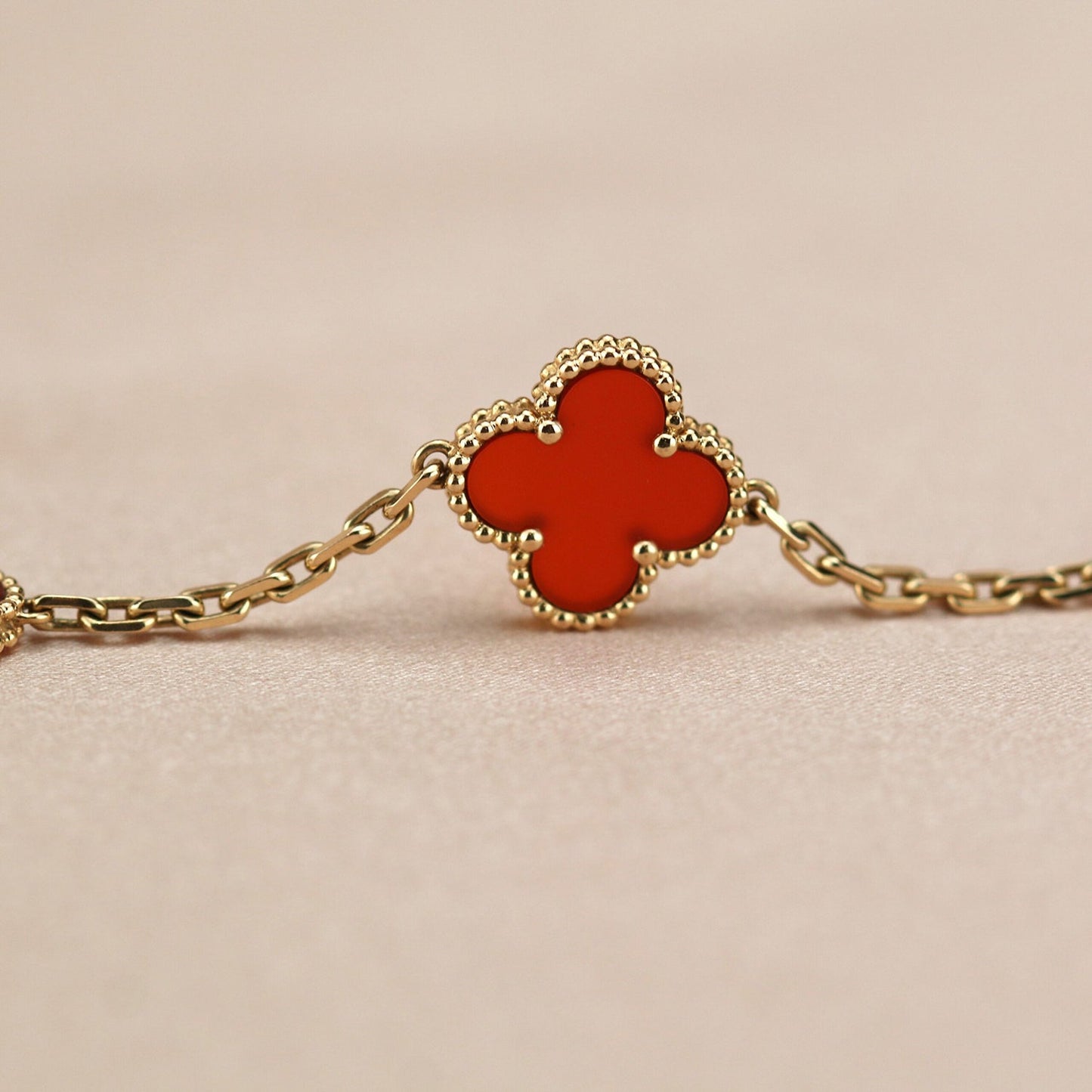 [Kismet Jewels ]CLOVER 5 MOTIFS RED AGATE  BRACELET