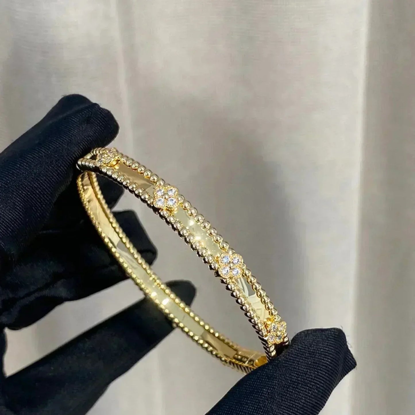 [Kismet Jewels ]CLOVER BRACELET 4MM DIAMONDS