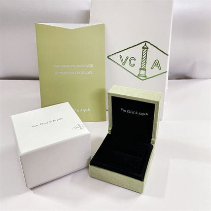 [Kismet Jewels ]VA CLOVER BRACELET NECKLACE RING BOX GIFT BAG