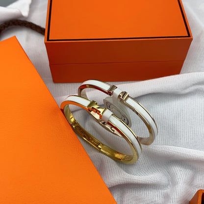 [Kismet Jewels ]CLASSIC HM CLIC WHITE 8MM ENAMEL BRACELET