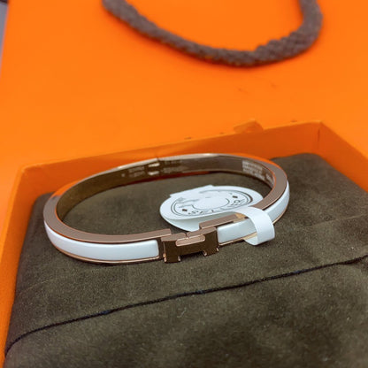 [Kismet Jewels ]CLASSIC HM CLIC WHITE 8MM ENAMEL BRACELET