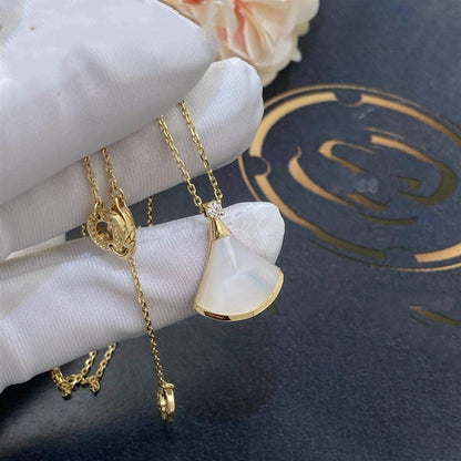 [Kismet Jewels ]DREAM NECKLACE WHITE MOP GOLD 1 DIAMOND