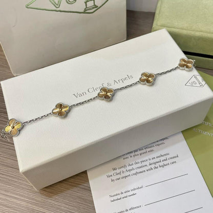 [Kismet Jewels ]CLOVER  5 MOTIFS  CHRISTMAS LIMITED EDITION BRACELET