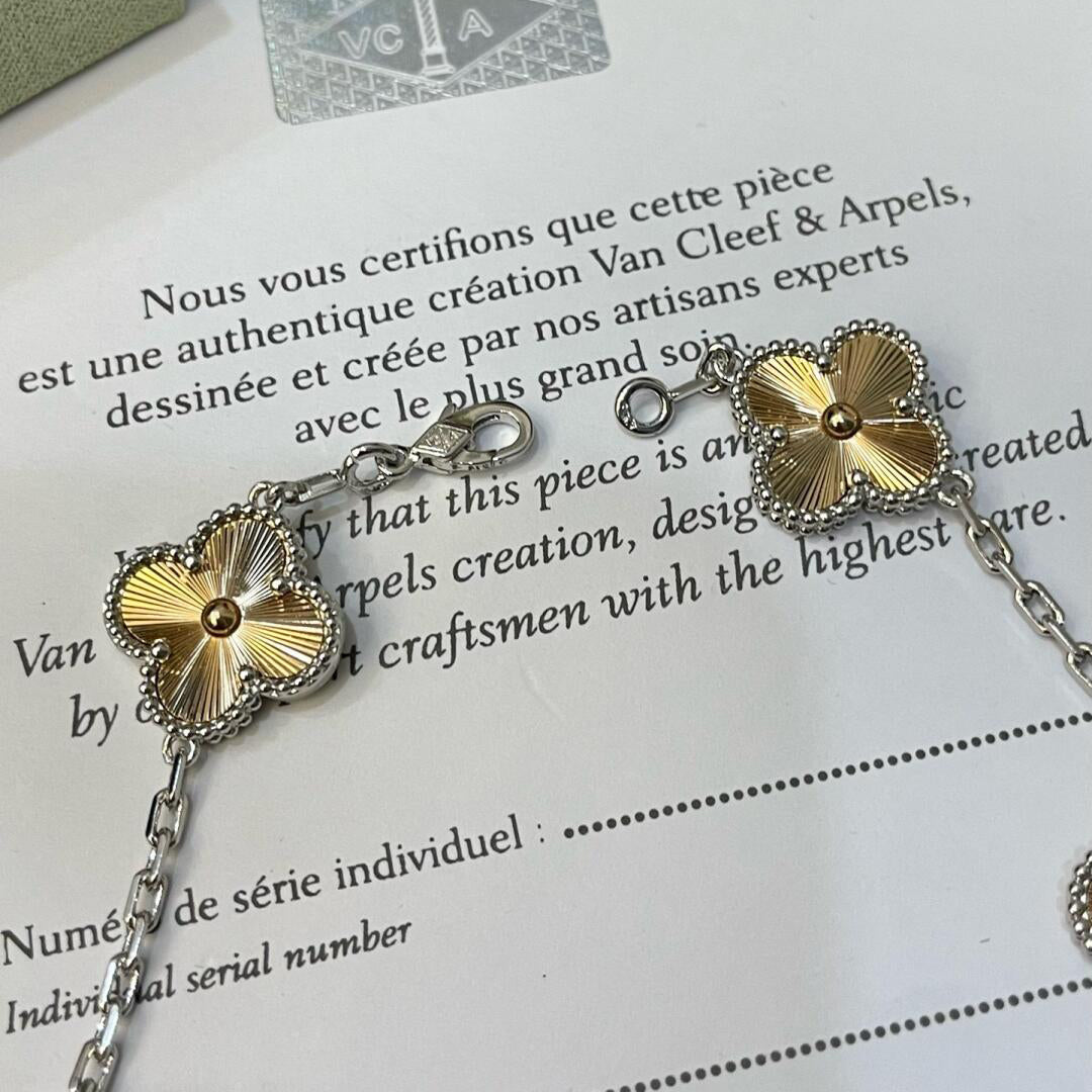 [Kismet Jewels ]CLOVER  5 MOTIFS  CHRISTMAS LIMITED EDITION BRACELET